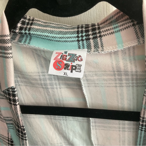 Zig Zag Stripe Cardigan - Picture 2 of 5